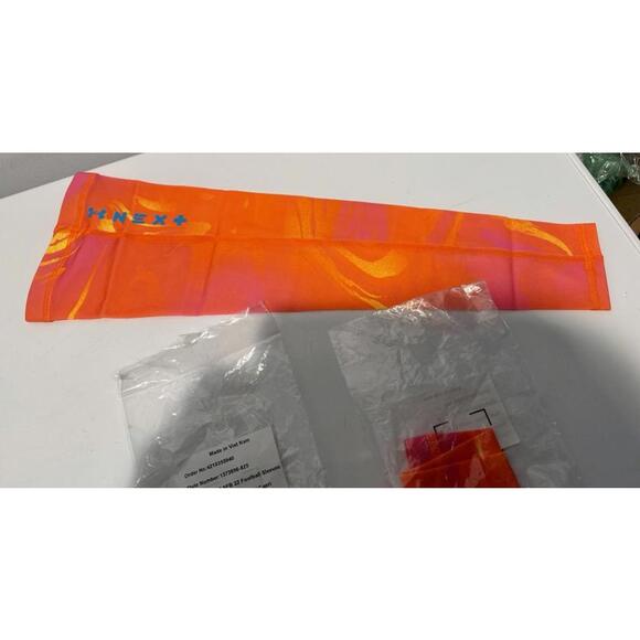 2 Under Armor Orange Arm Sleeves, Size L/XL All Sports Keep Muscles Warm Style - Picture 2 of 5